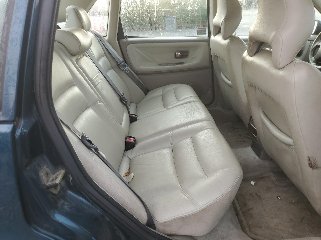 1998 VOLVO S70