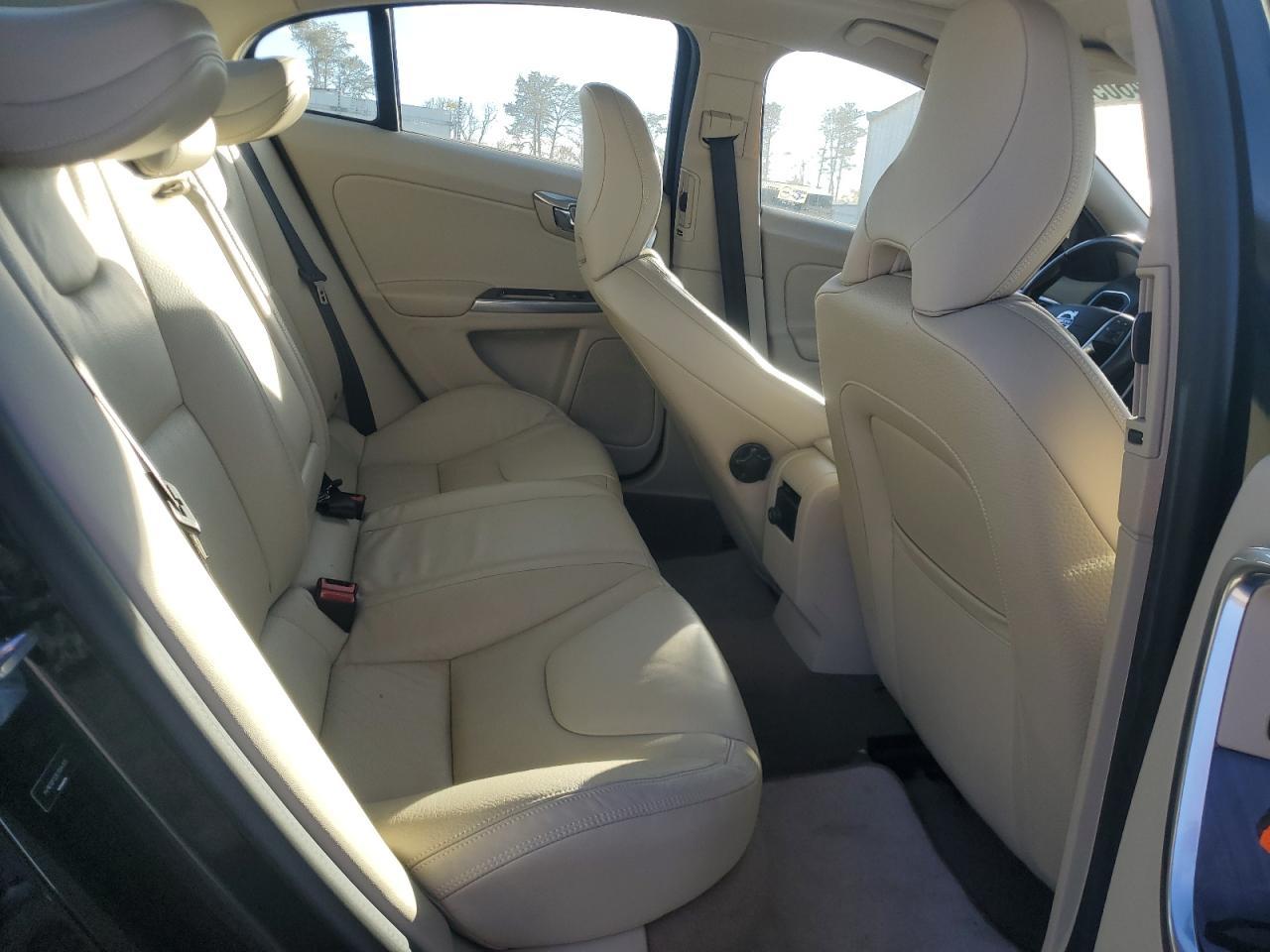 2014 VOLVO S60
