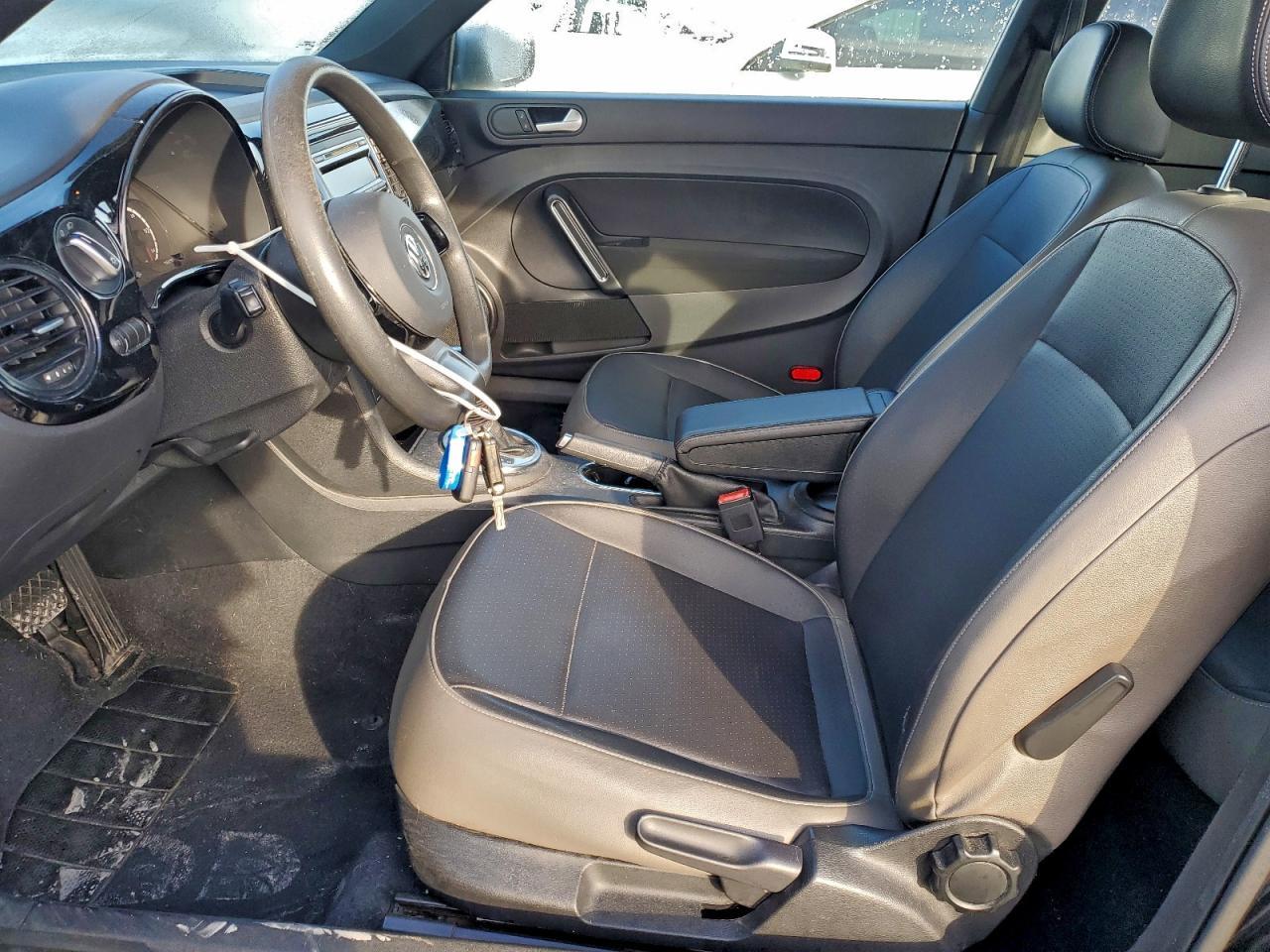 2015 VOLKSWAGEN Beetle