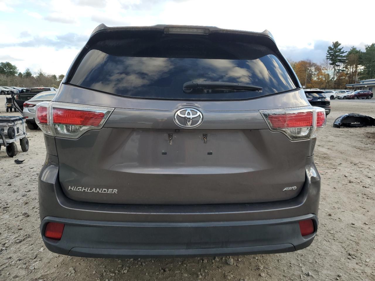 2016 TOYOTA HIGHLANDER