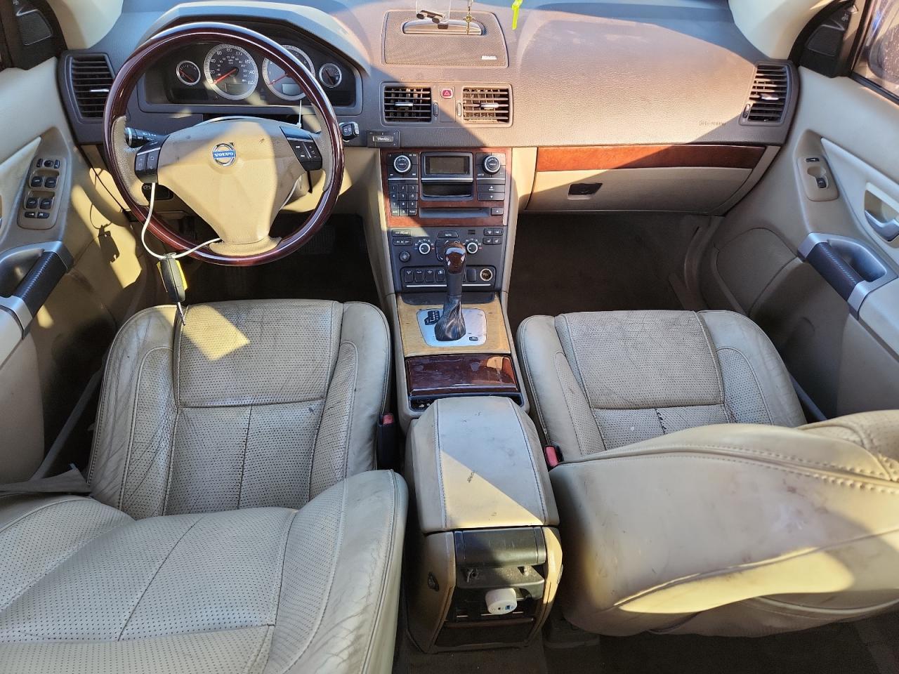 2010 VOLVO XC90