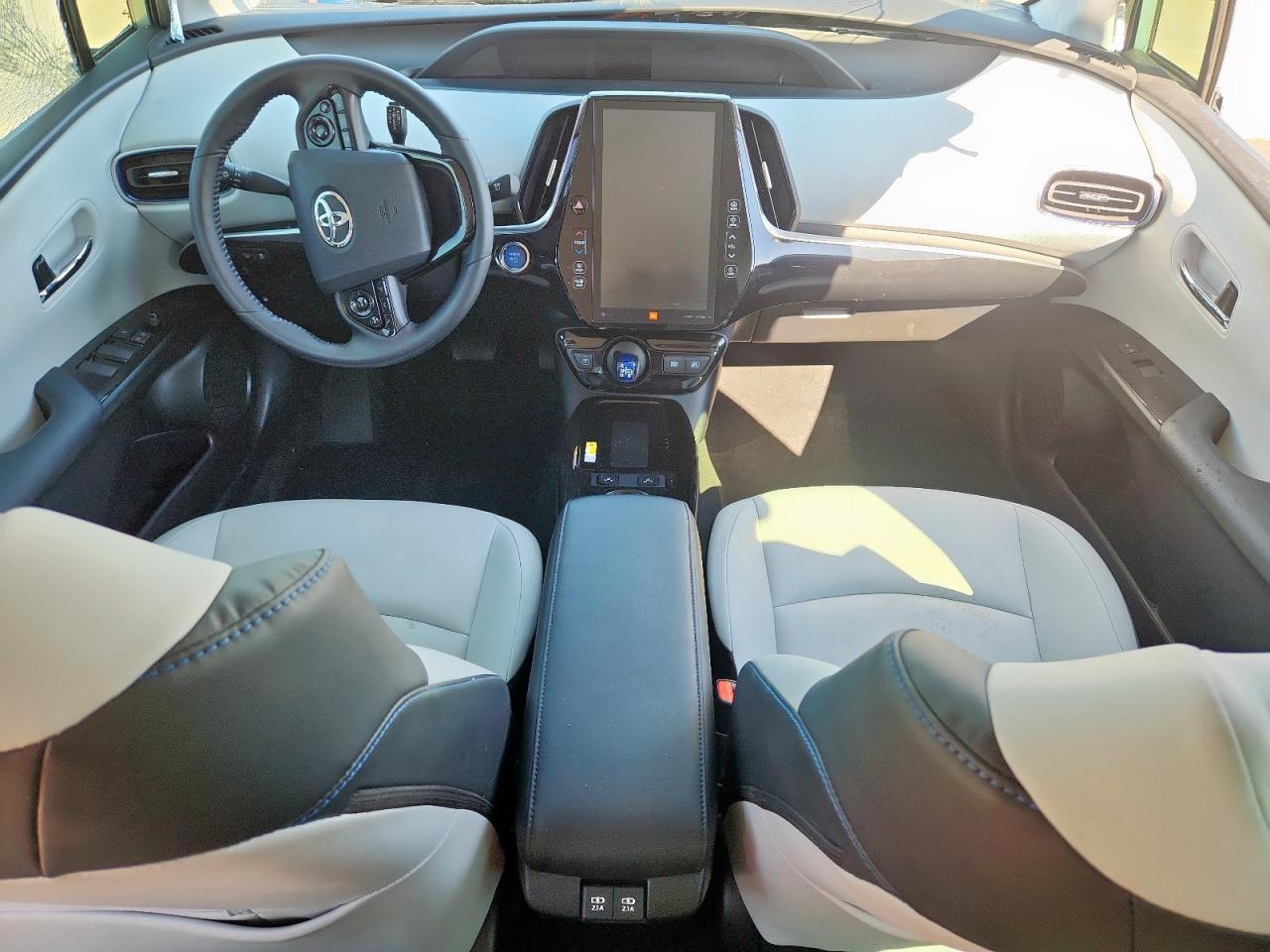 2019 TOYOTA PRIUS