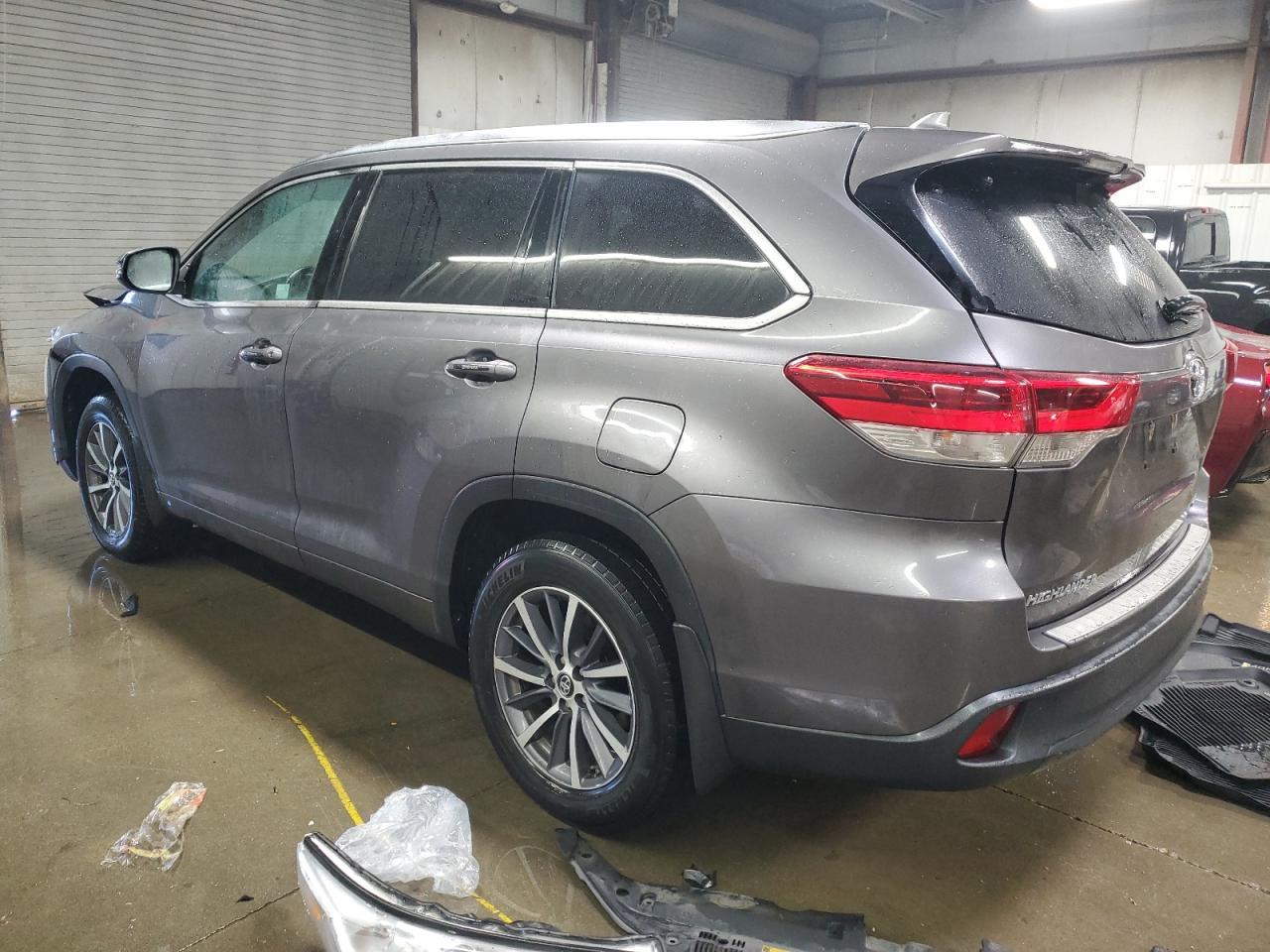 2018 TOYOTA HIGHLANDER