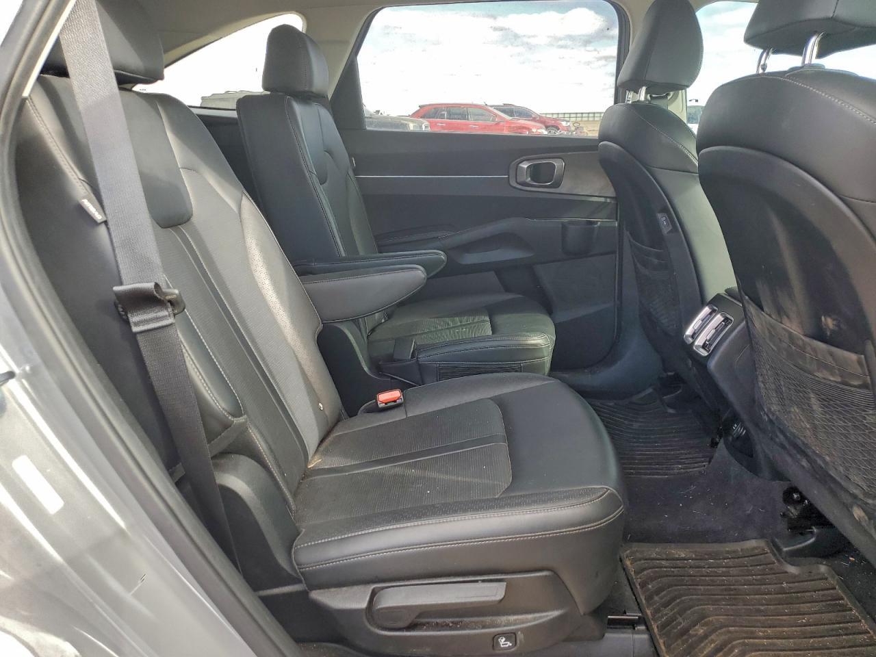 2025 KIA SORENTO