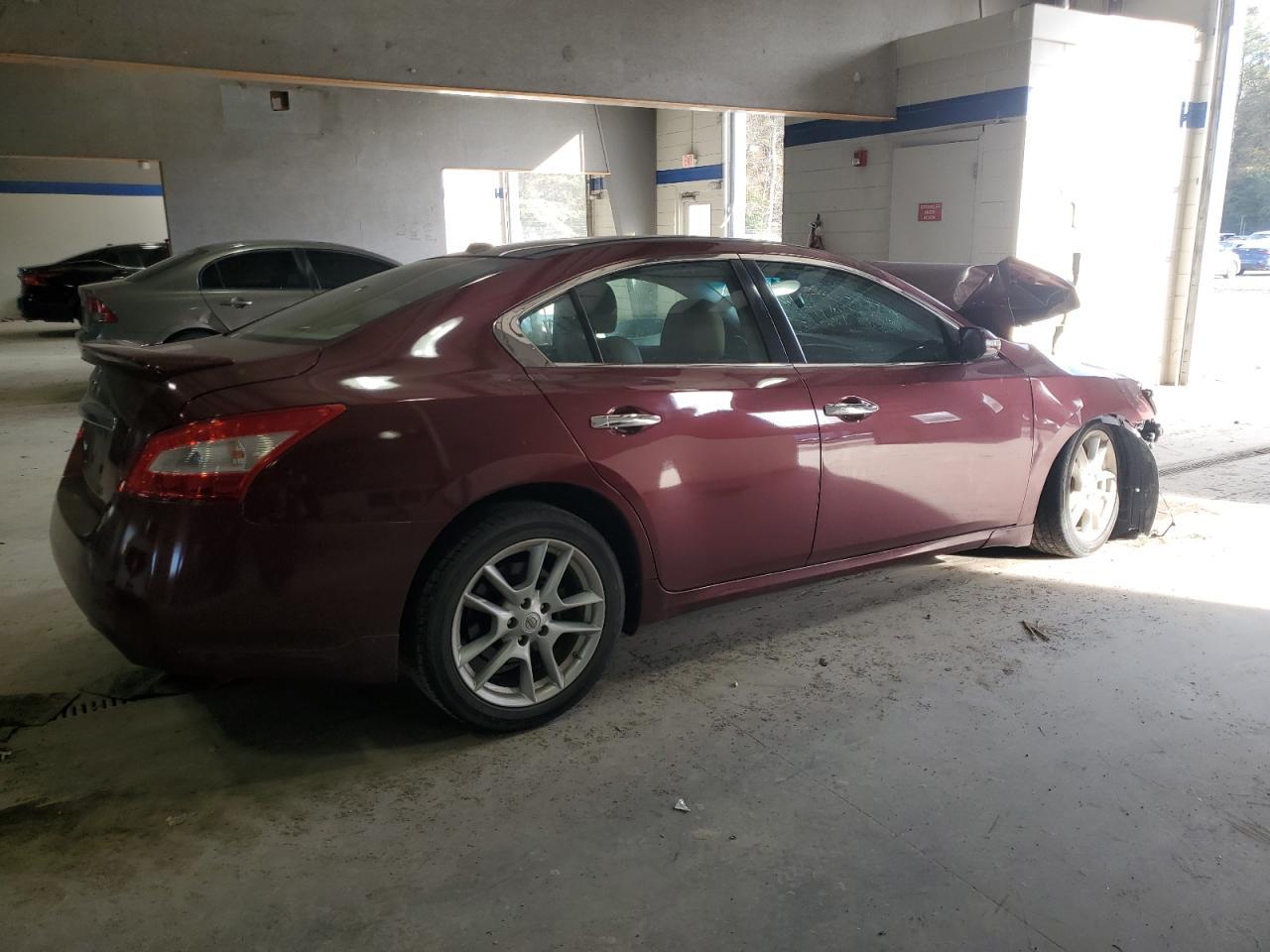 2010 NISSAN Maxima