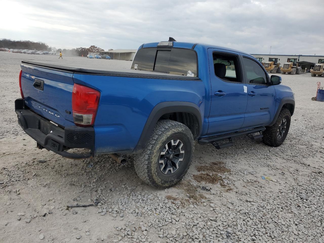 2017 TOYOTA TACOMA