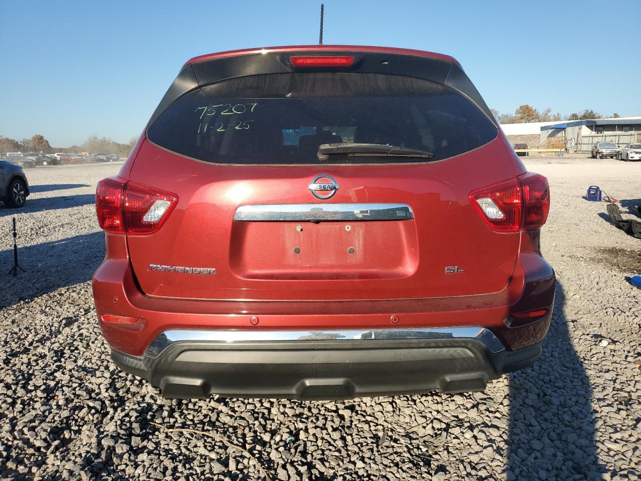 2017 NISSAN PATHFINDER