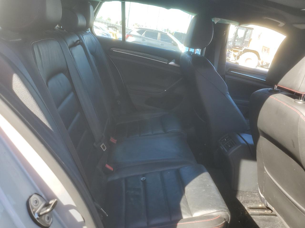 2016 VOLKSWAGEN GTI