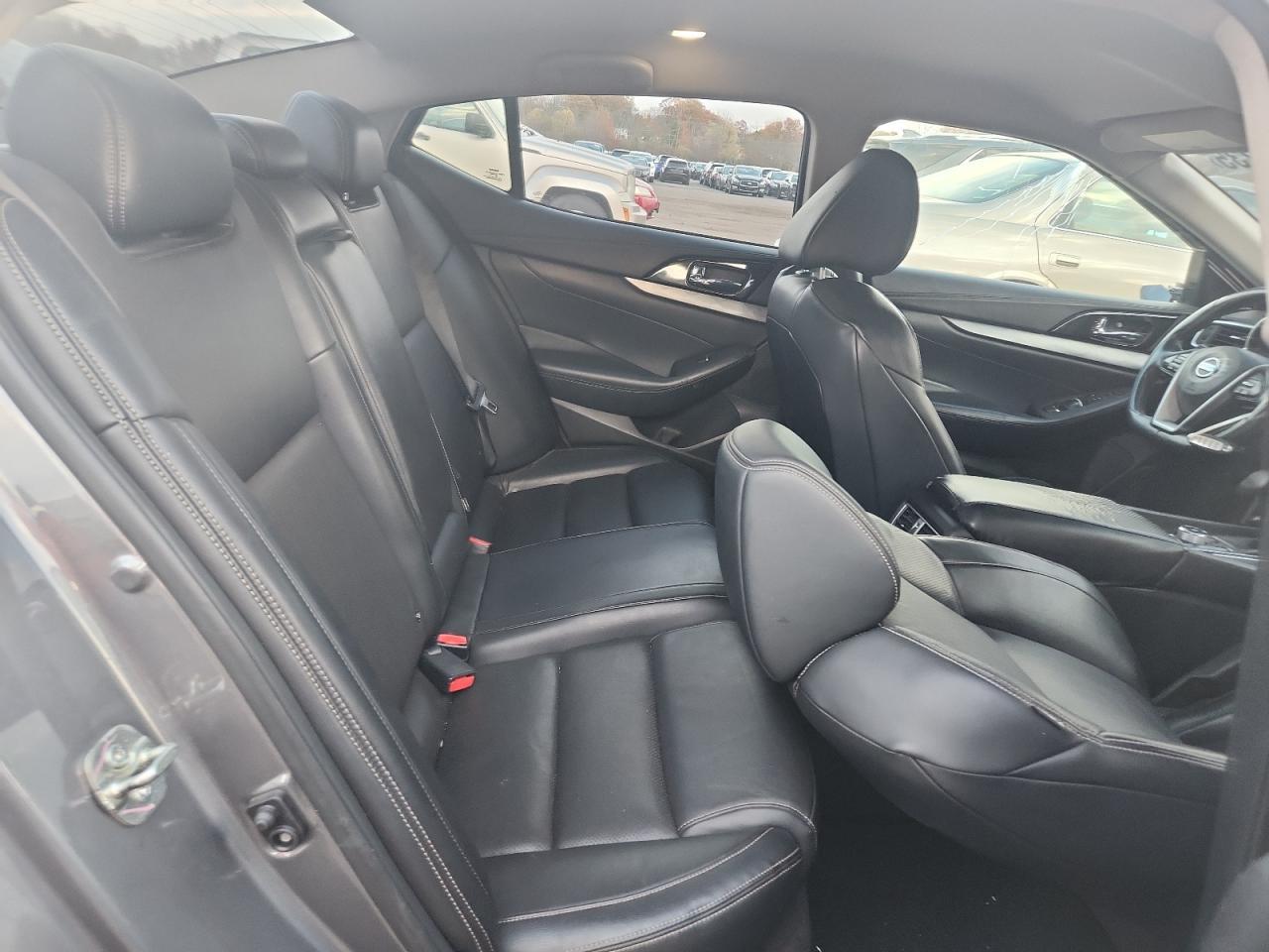 2016 NISSAN Maxima