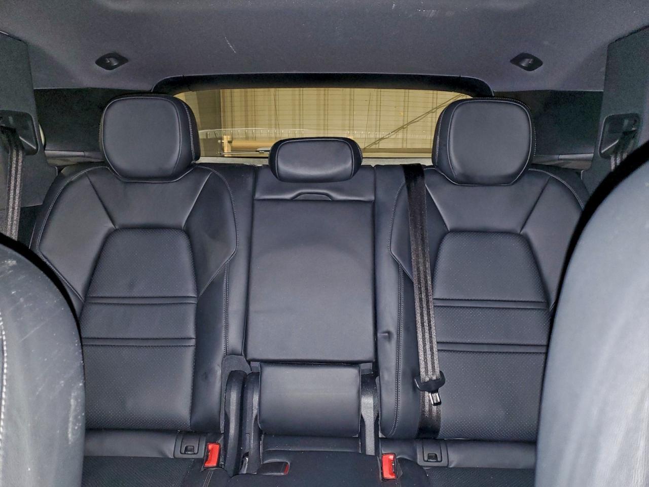 2019 PORSCHE CAYENNE