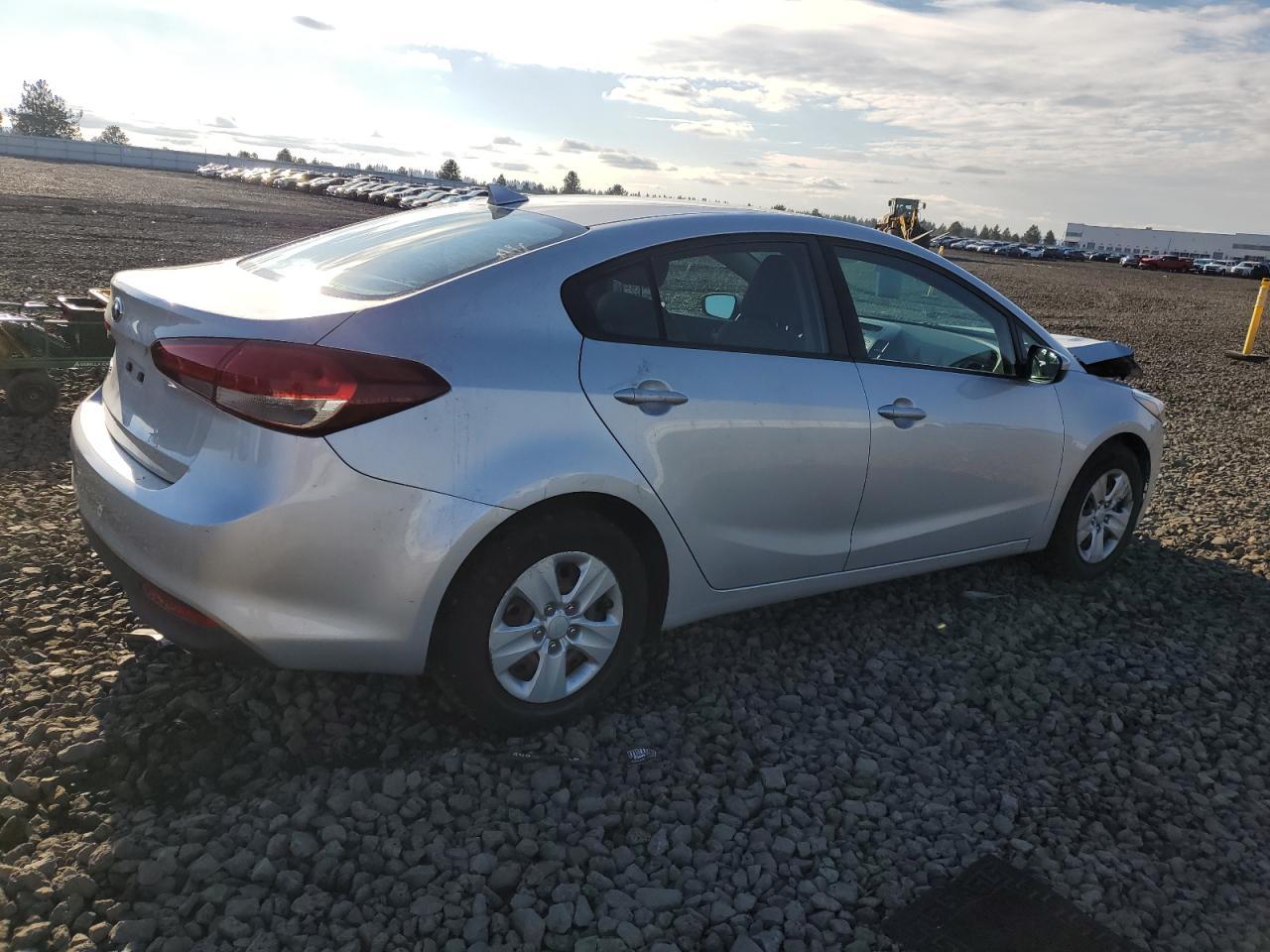 2017 KIA FORTE