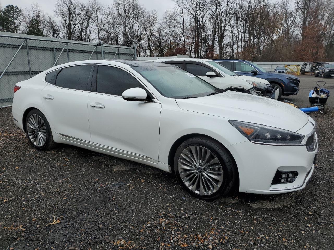 2019 KIA Cadenza
