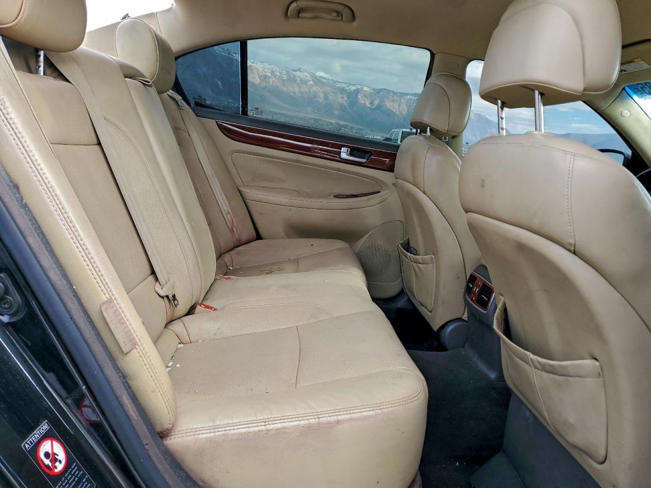 2013 HYUNDAI GENESIS