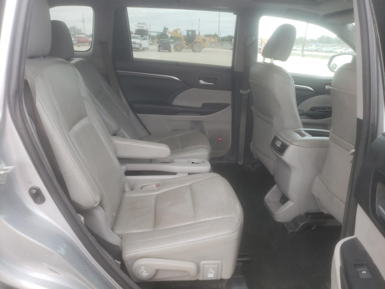 2015 TOYOTA HIGHLANDER