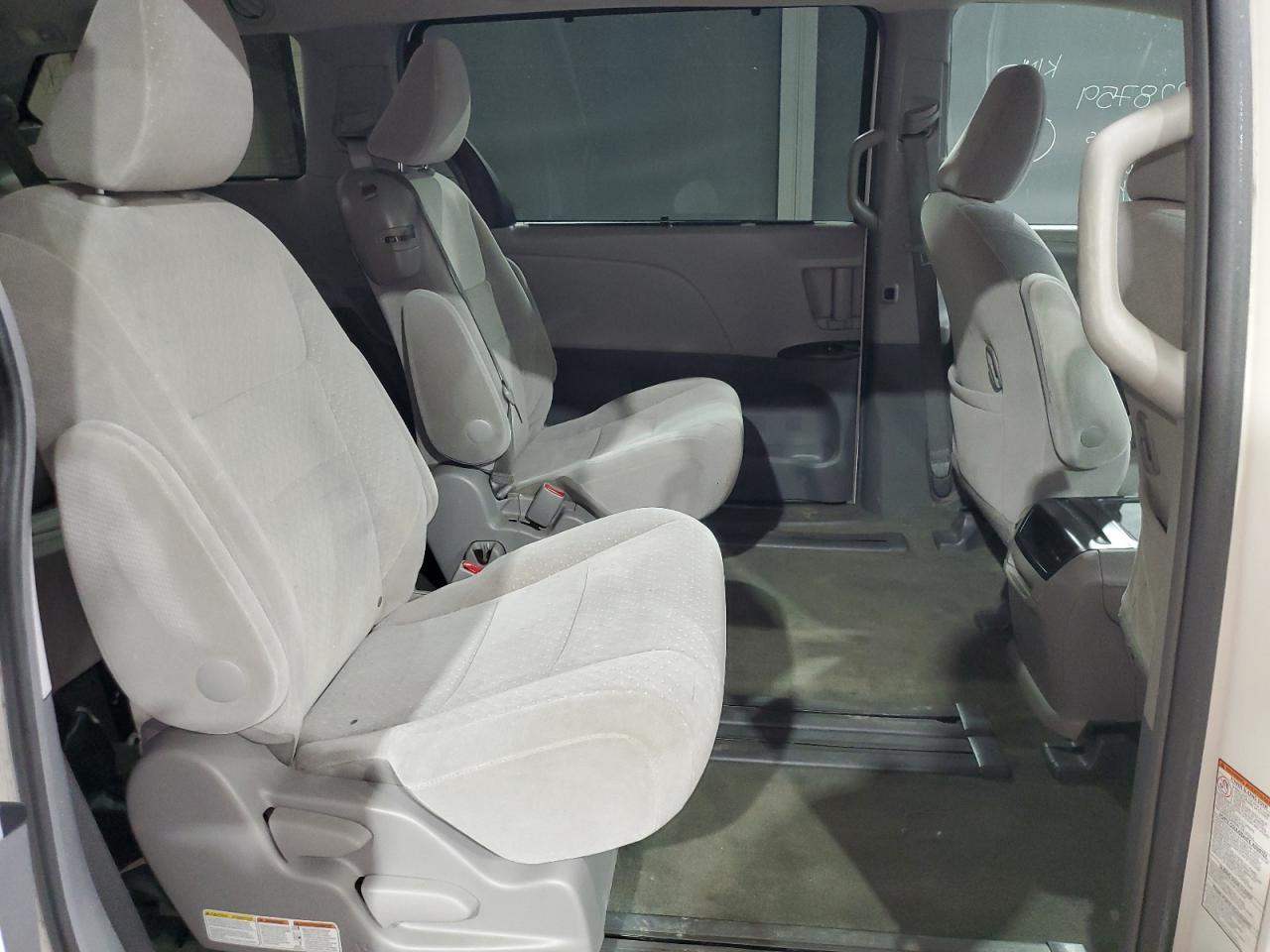 2017 TOYOTA SIENNA