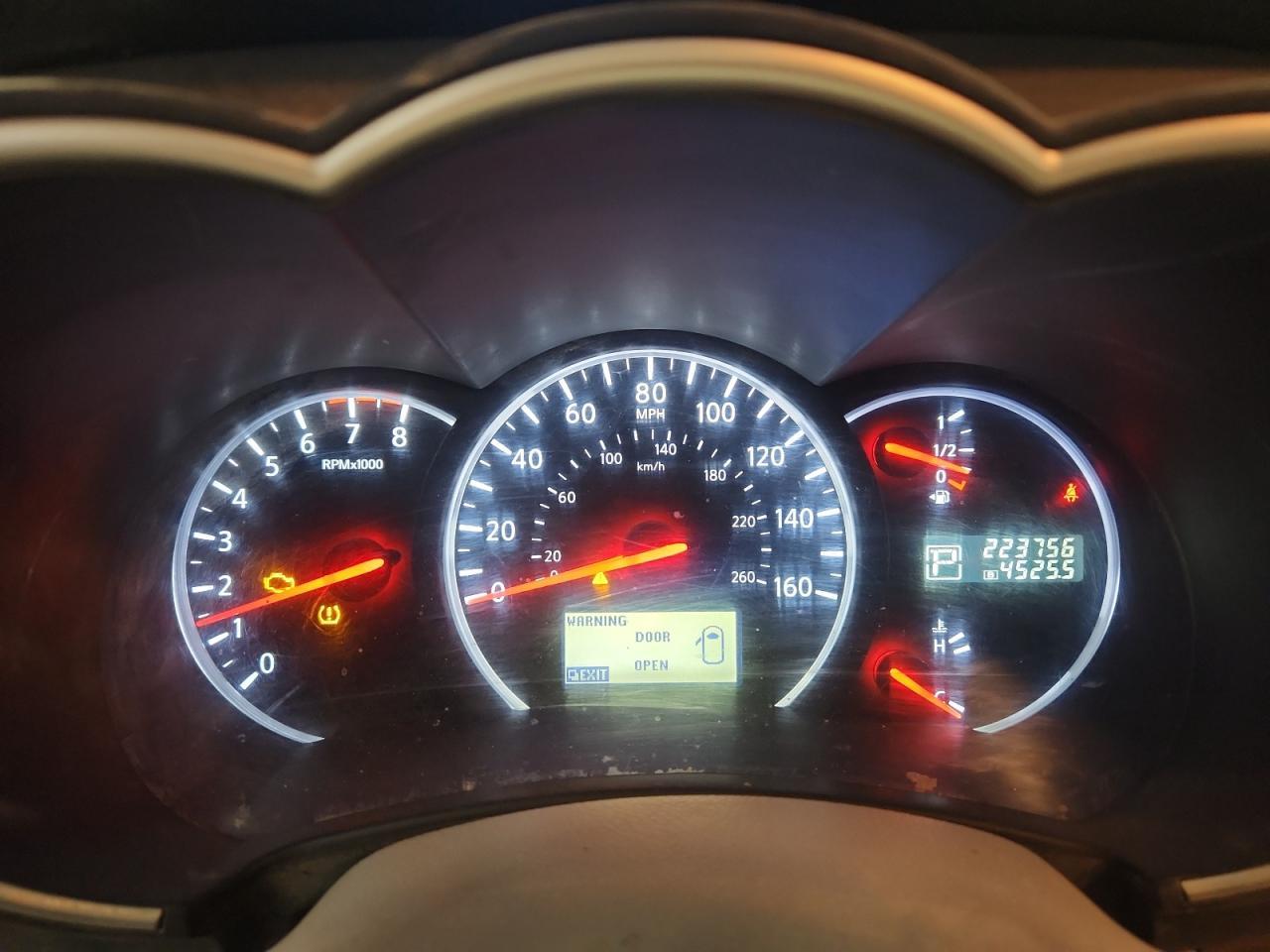 2015 NISSAN Quest