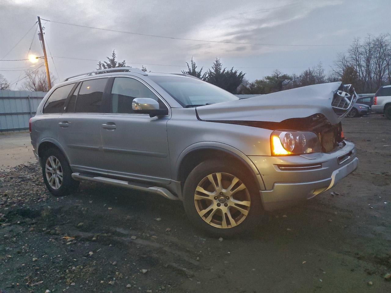 2013 VOLVO XC90