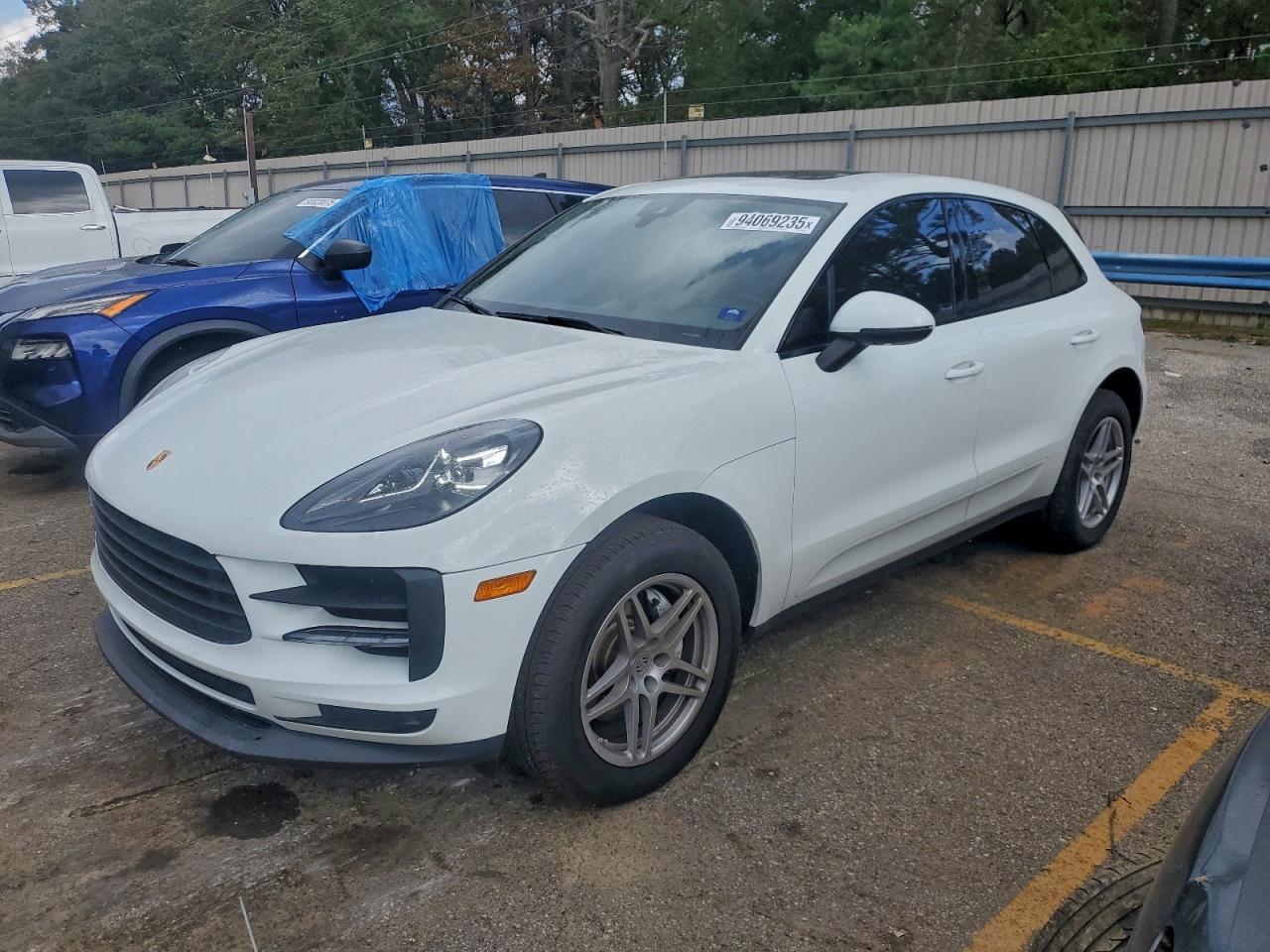 2019 PORSCHE Macan