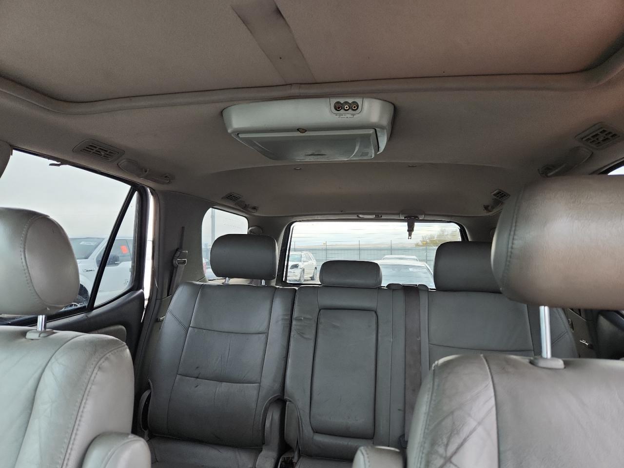 2002 TOYOTA Sequoia