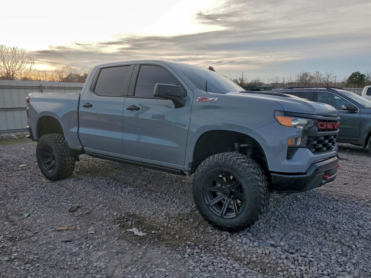 2024 CHEVROLET Silverado
