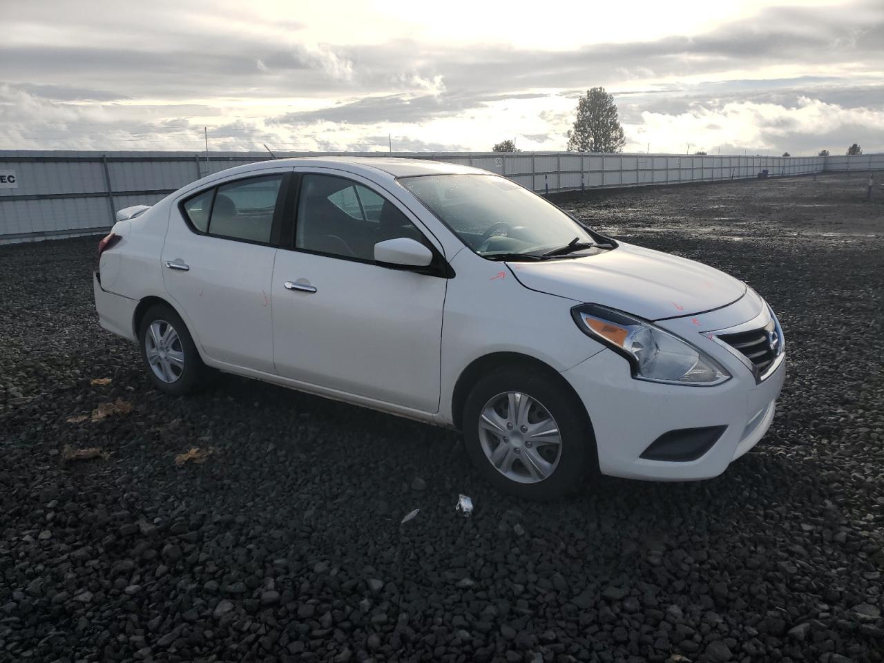 2018 NISSAN VERSA