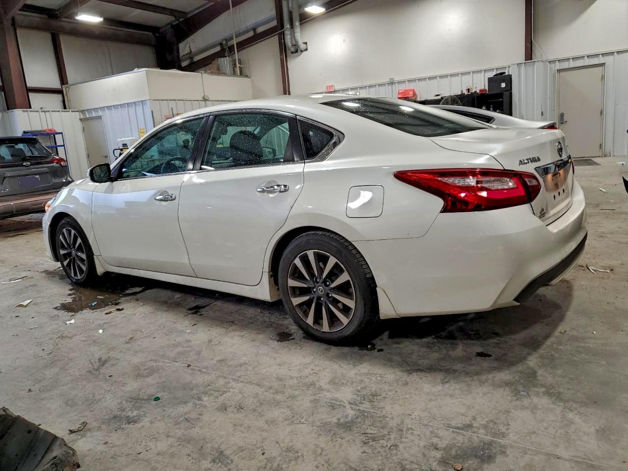 2017 NISSAN ALTIMA