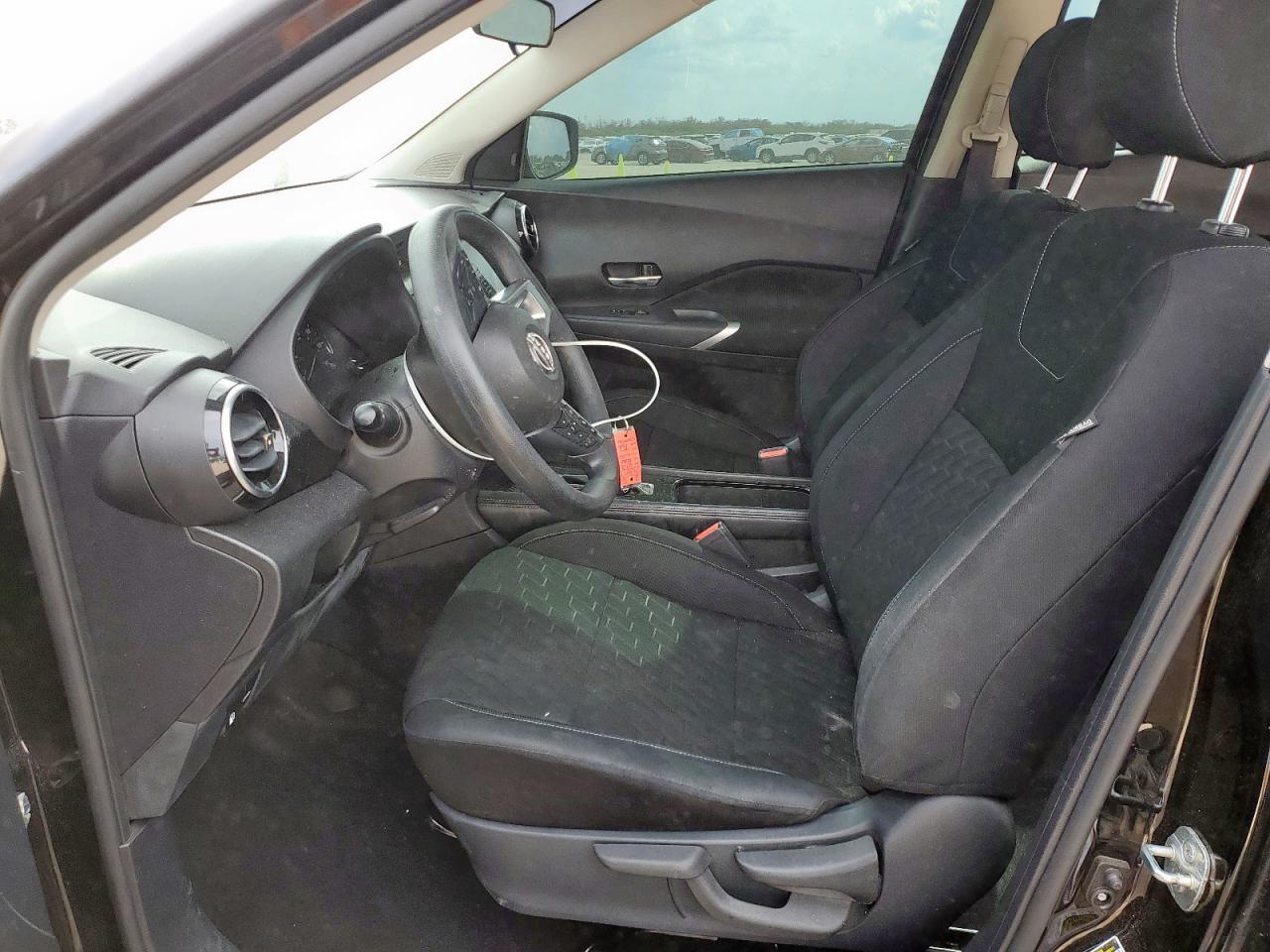 2023 NISSAN KICKS