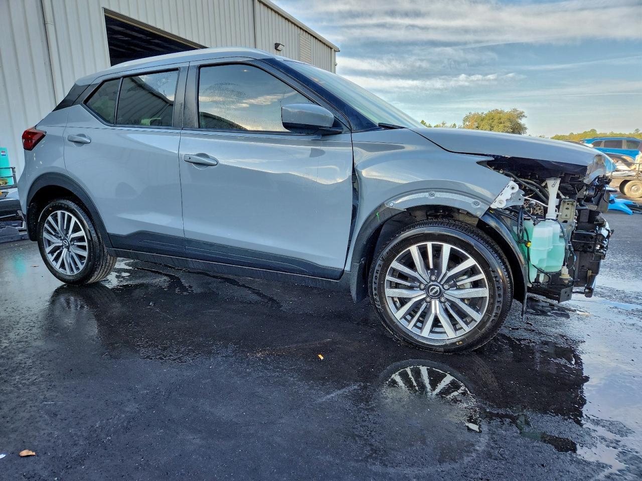 2024 NISSAN KICKS
