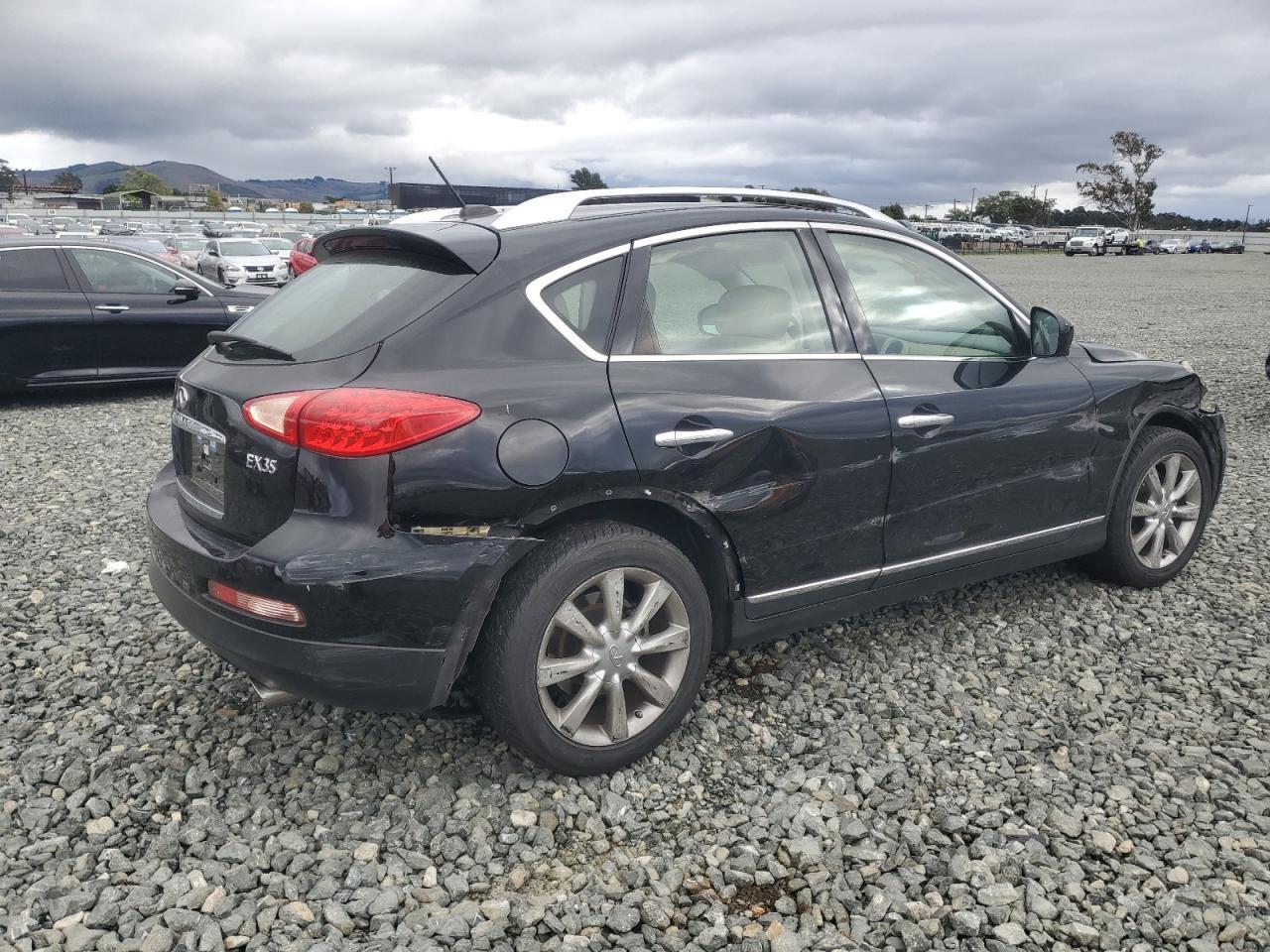 2011 INFINITI EX35