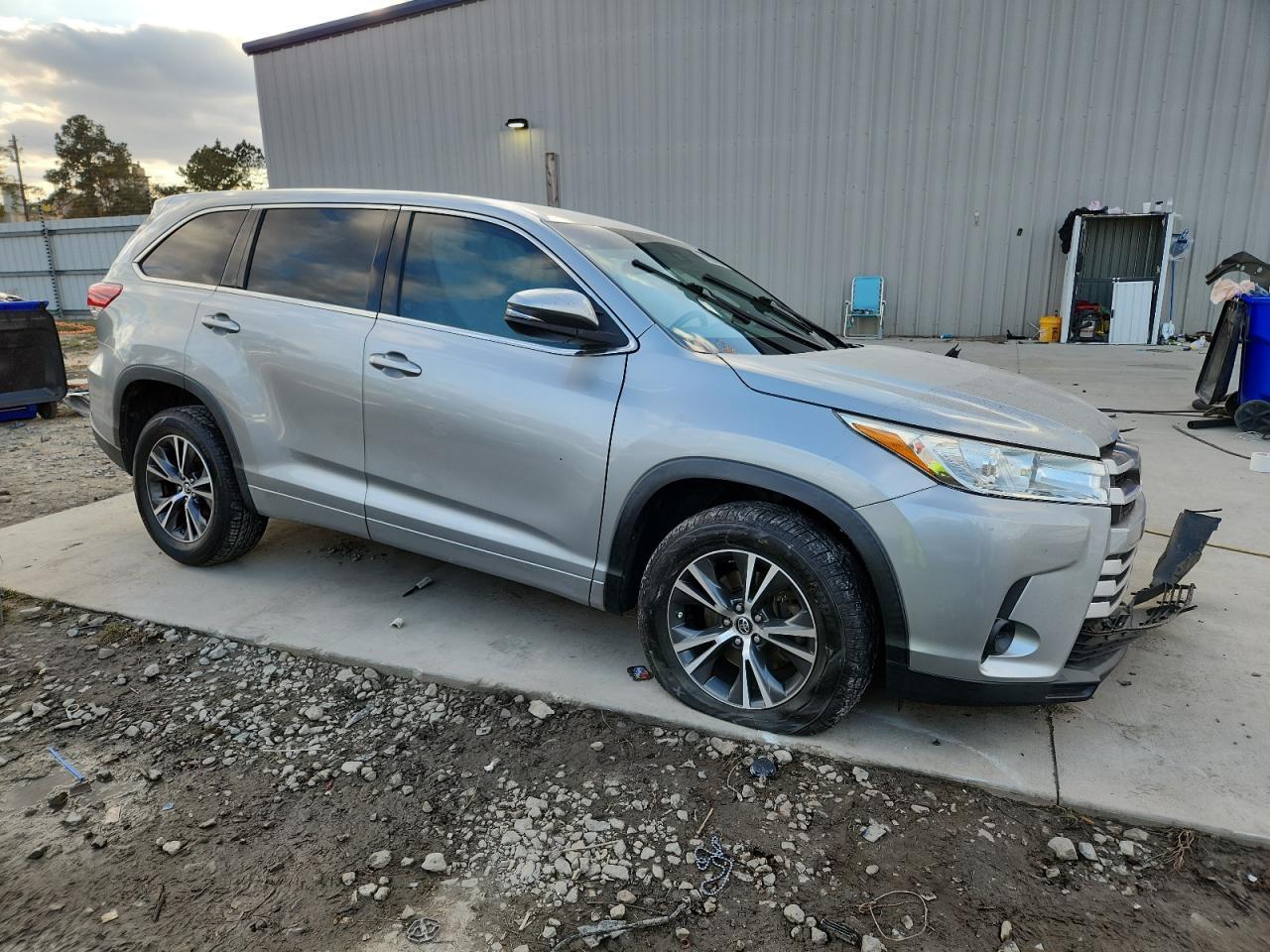 2017 TOYOTA HIGHLANDER