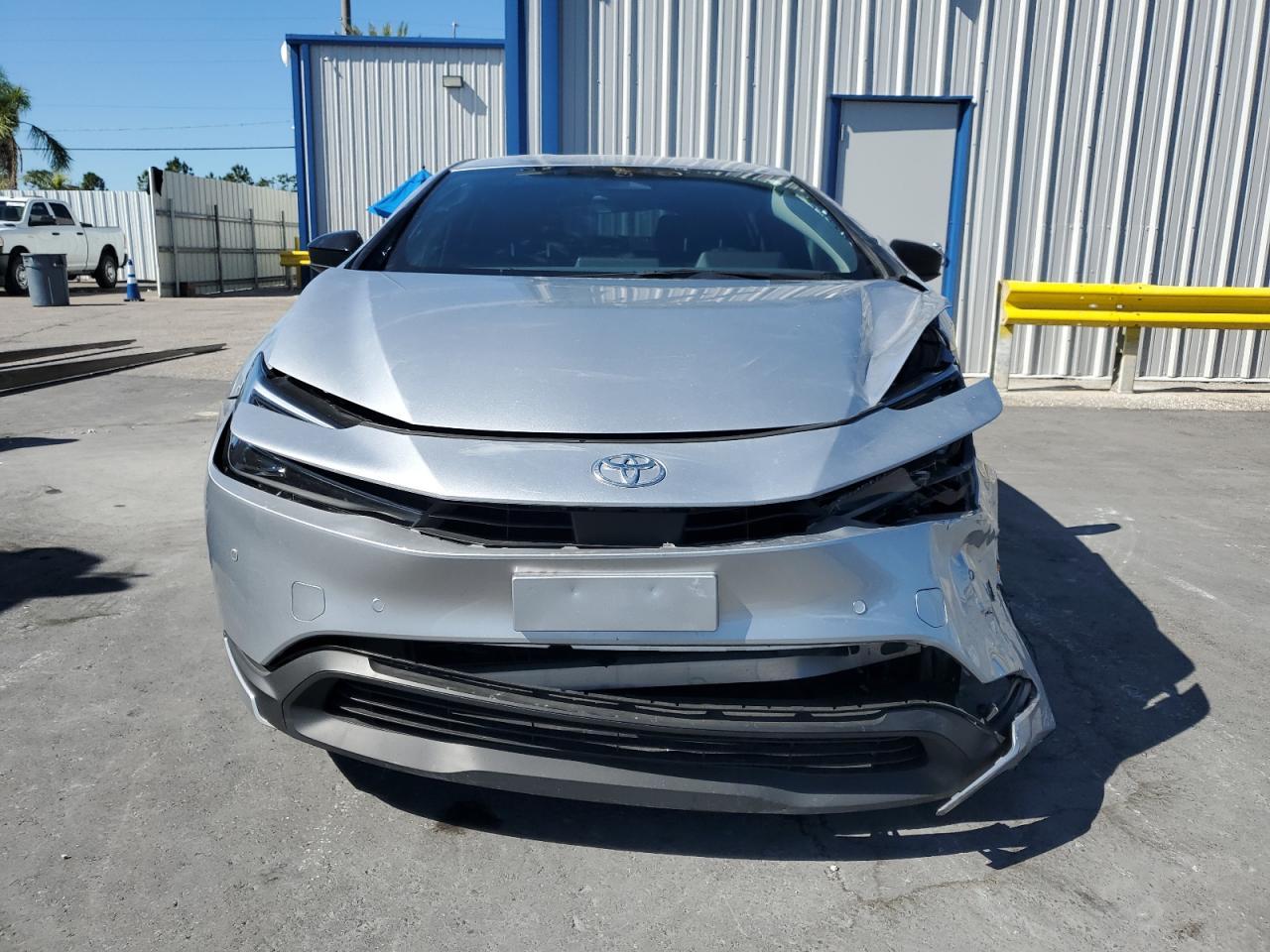 2024 TOYOTA PRIUS