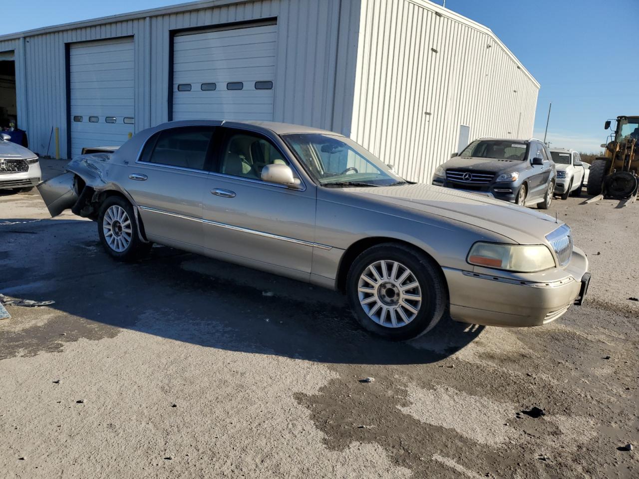 2005 LINCOLN Town Car