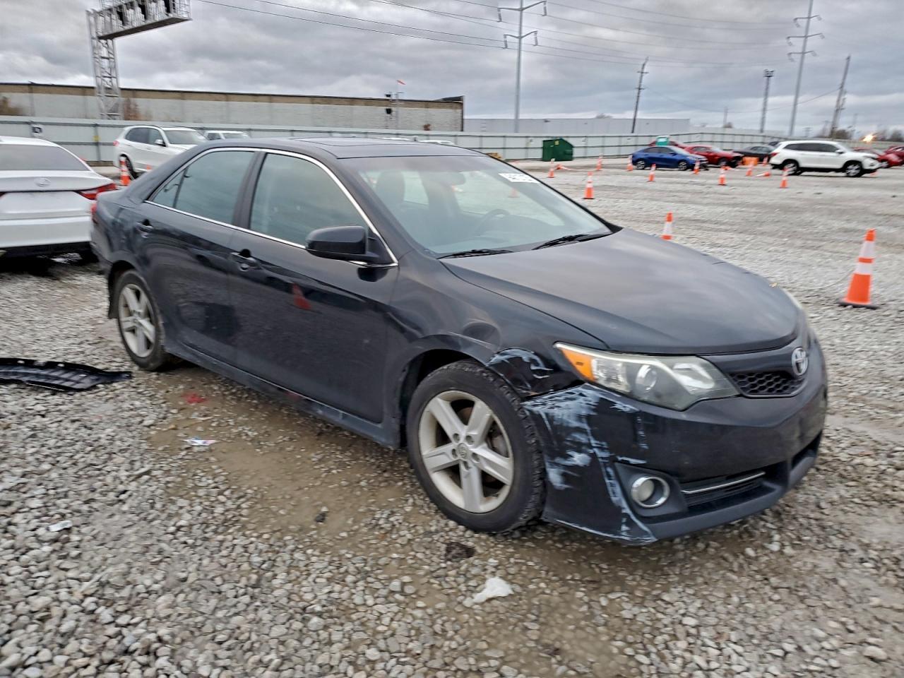 2014 TOYOTA CAMRY