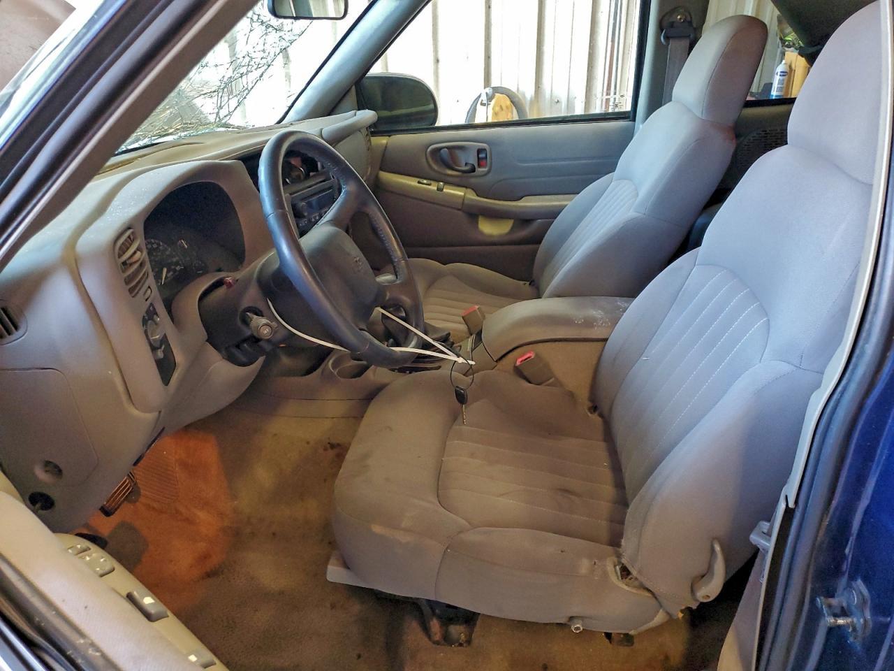 2004 CHEVROLET BLAZER
