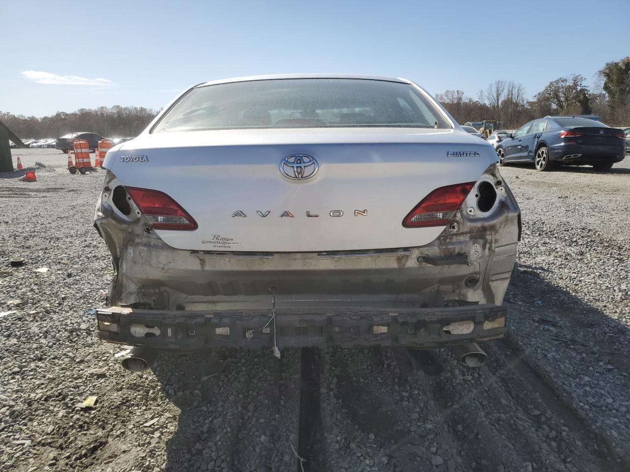 2008 TOYOTA Avalon