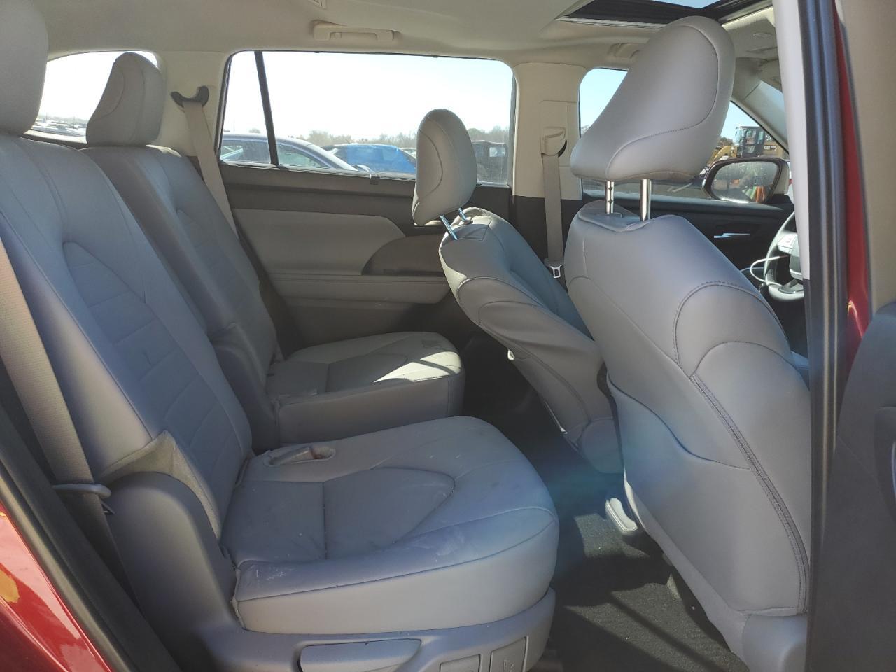 2024 TOYOTA HIGHLANDER