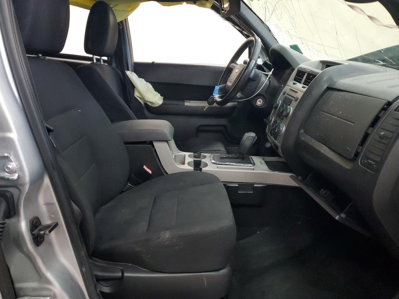 2009 FORD ESCAPE