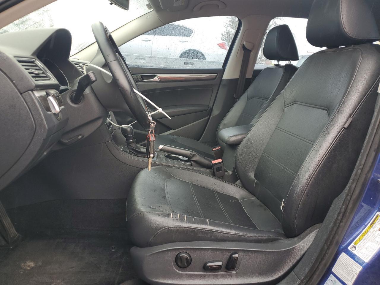 2016 VOLKSWAGEN Passat