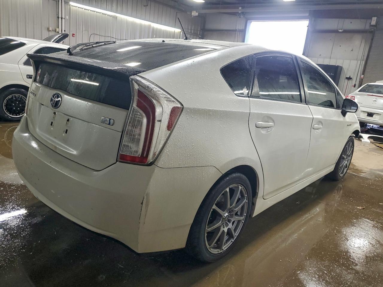 2015 TOYOTA PRIUS