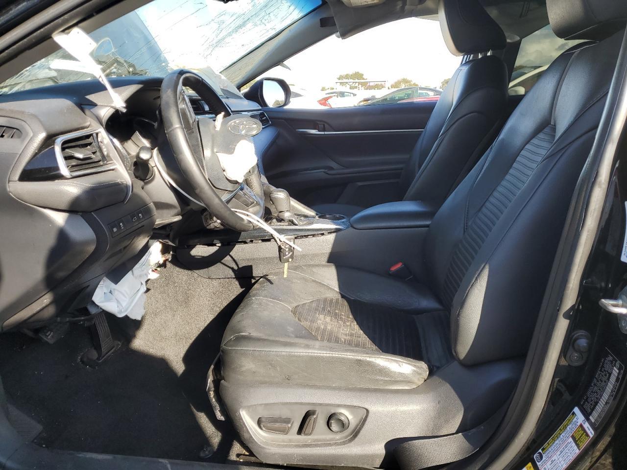 2018 TOYOTA CAMRY