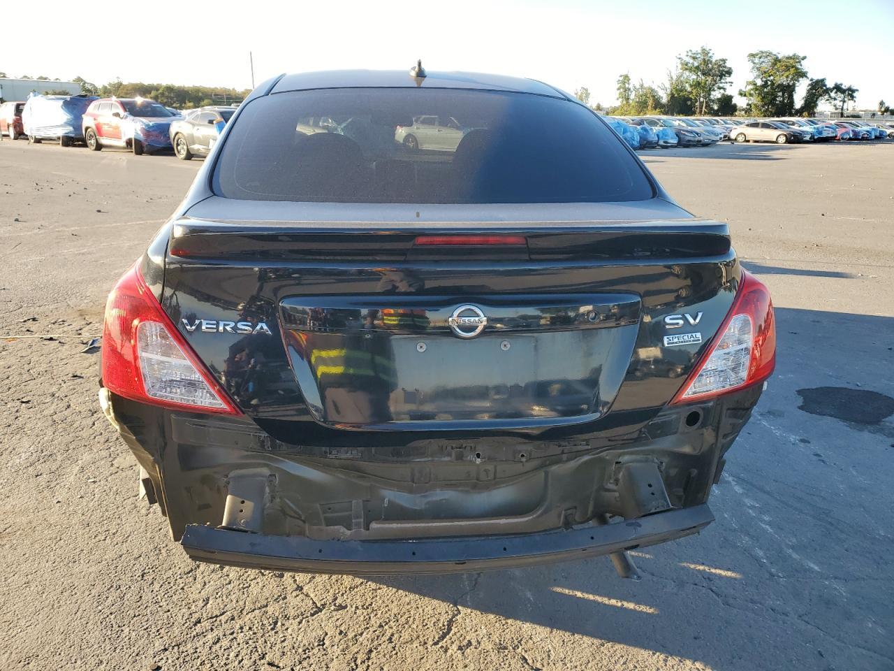 2017 NISSAN VERSA