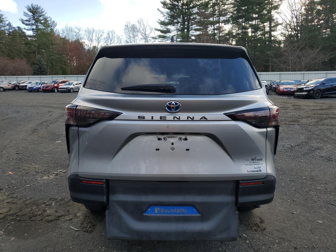 2023 TOYOTA SIENNA