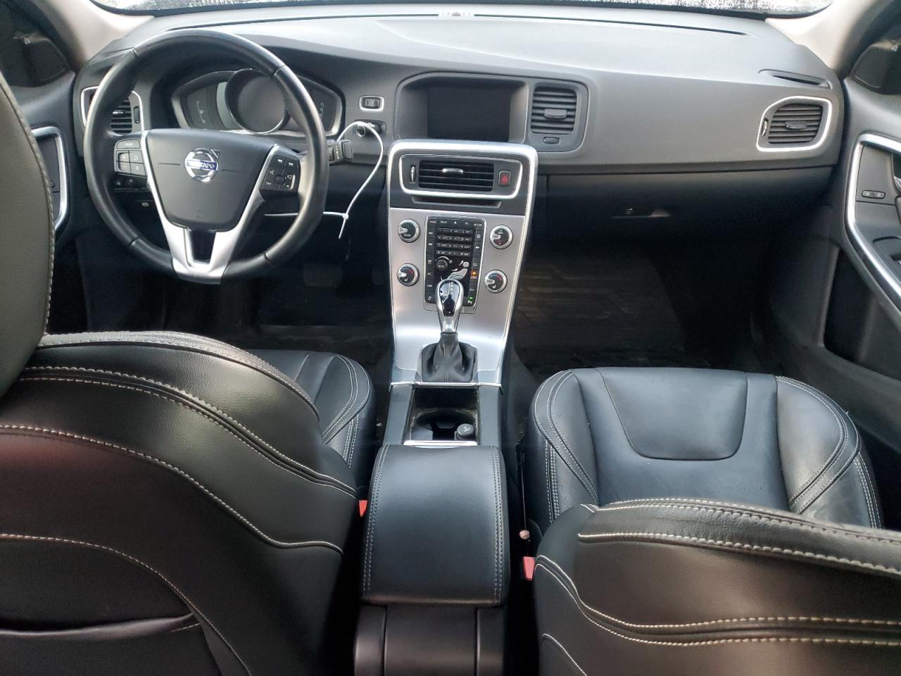 2017 VOLVO S60