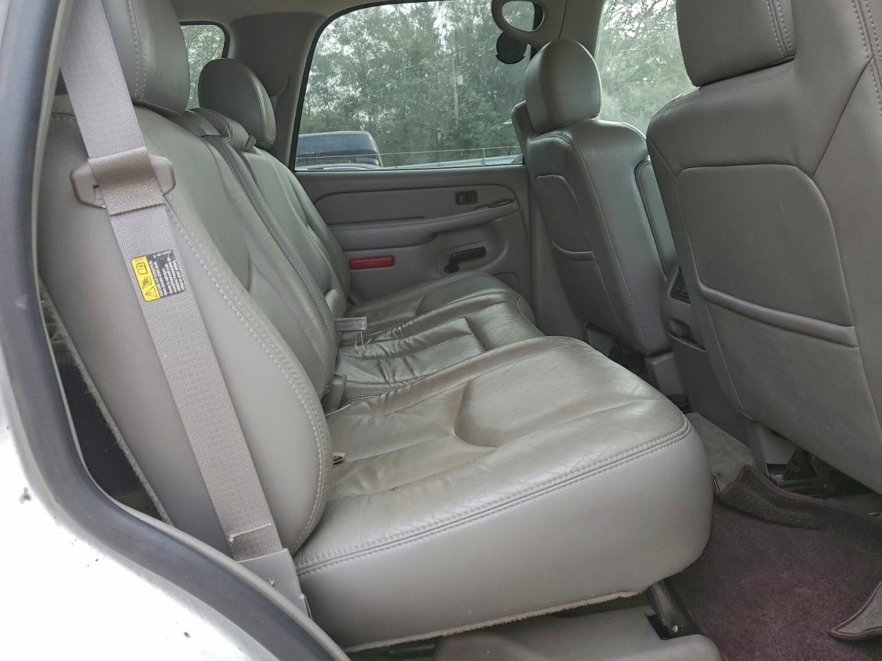 2004 CHEVROLET Tahoe