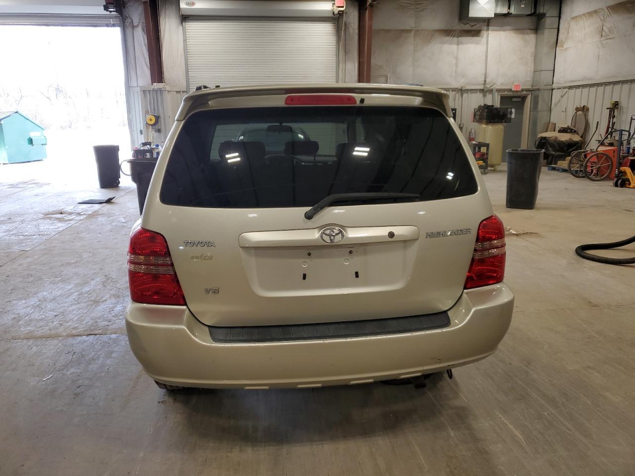 2003 TOYOTA HIGHLANDER