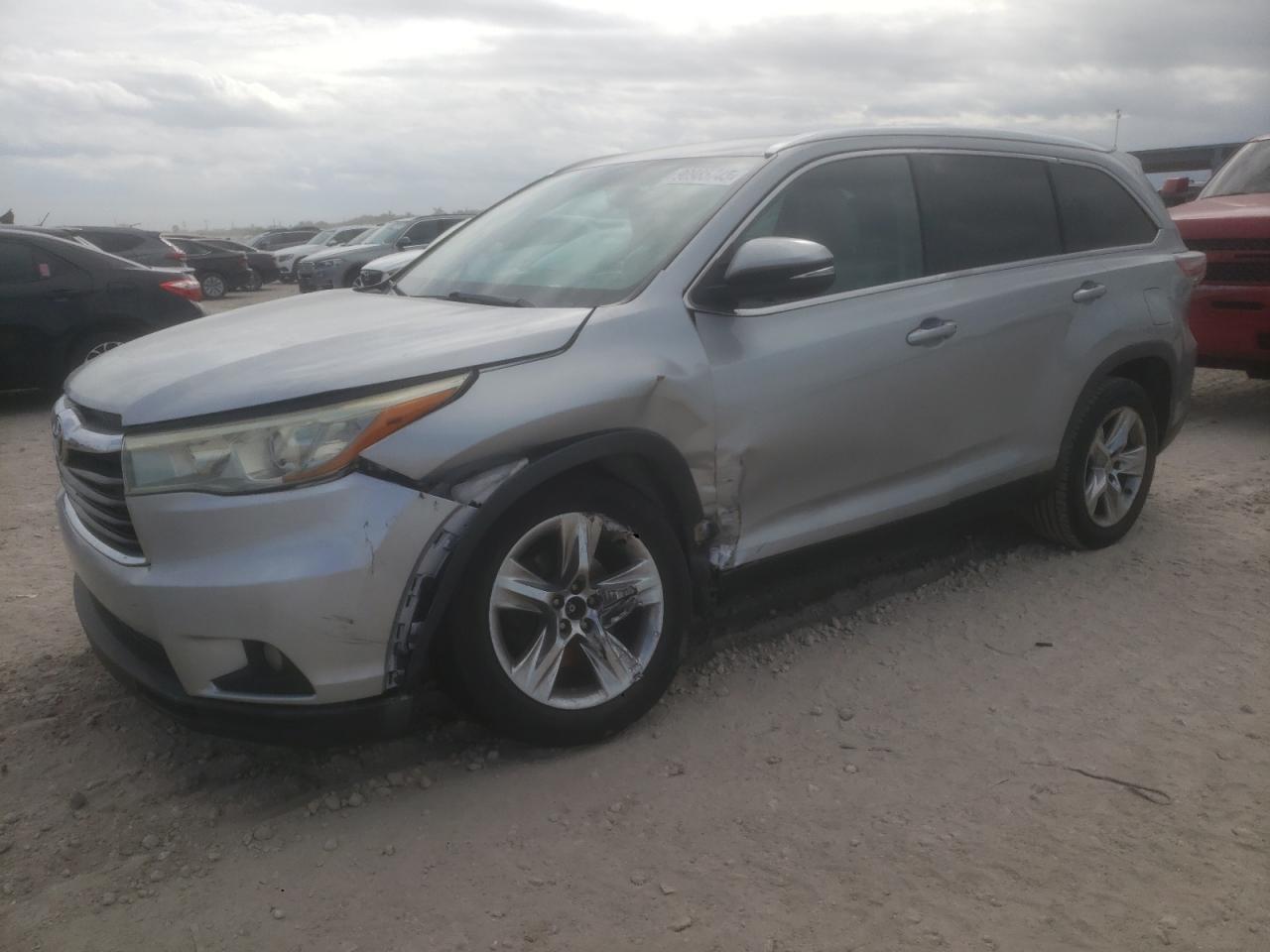 2015 TOYOTA HIGHLANDER