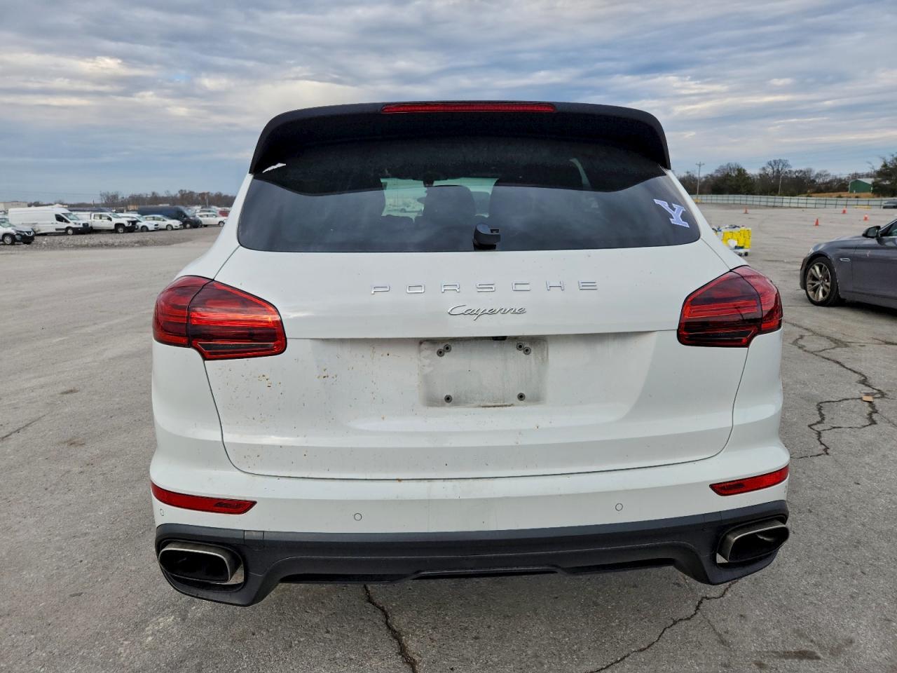 2016 PORSCHE CAYENNE