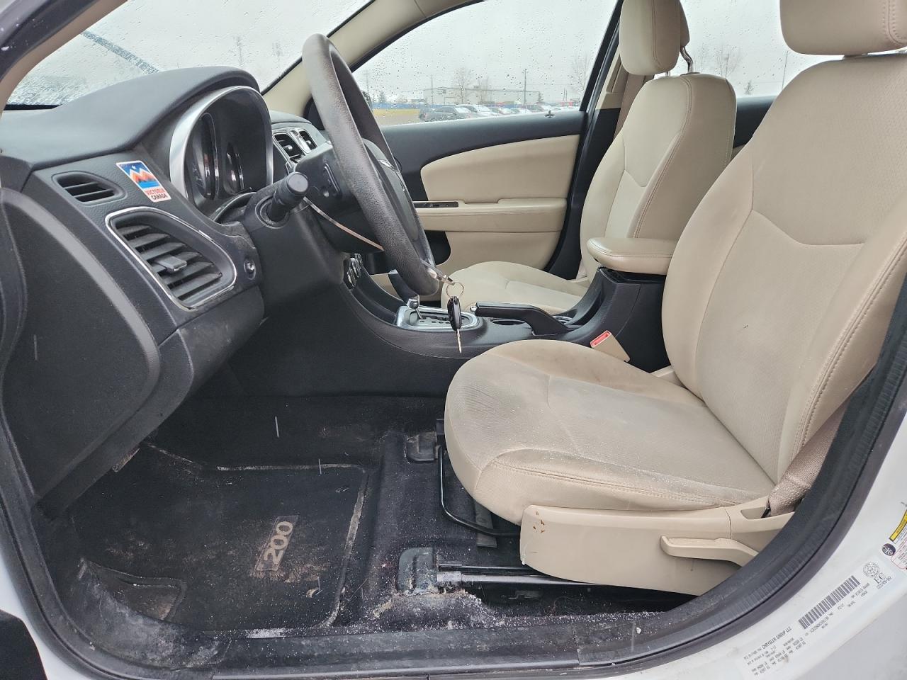 2012 CHRYSLER 200