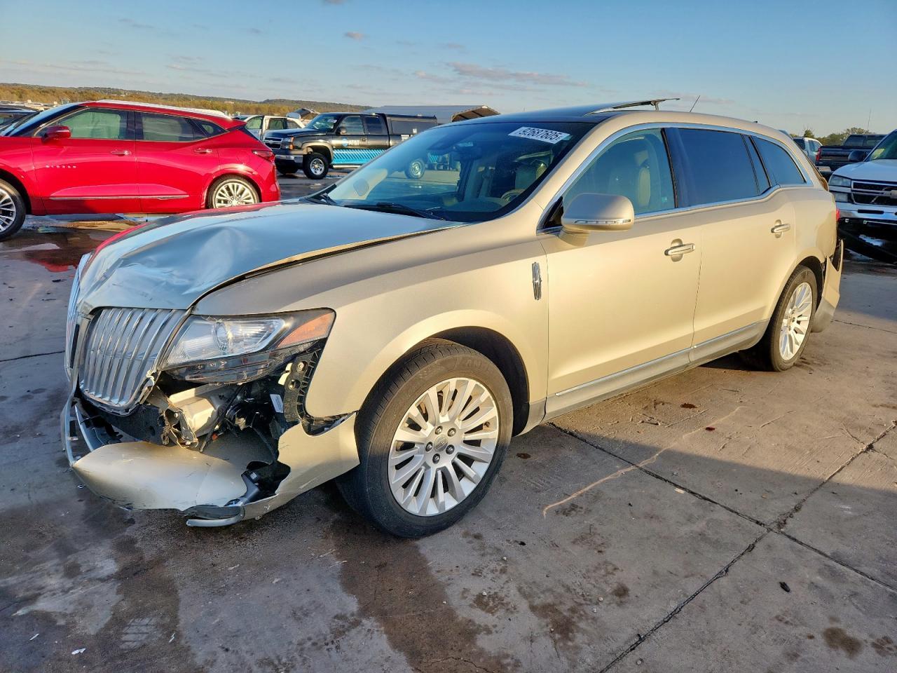 2011 LINCOLN MKT