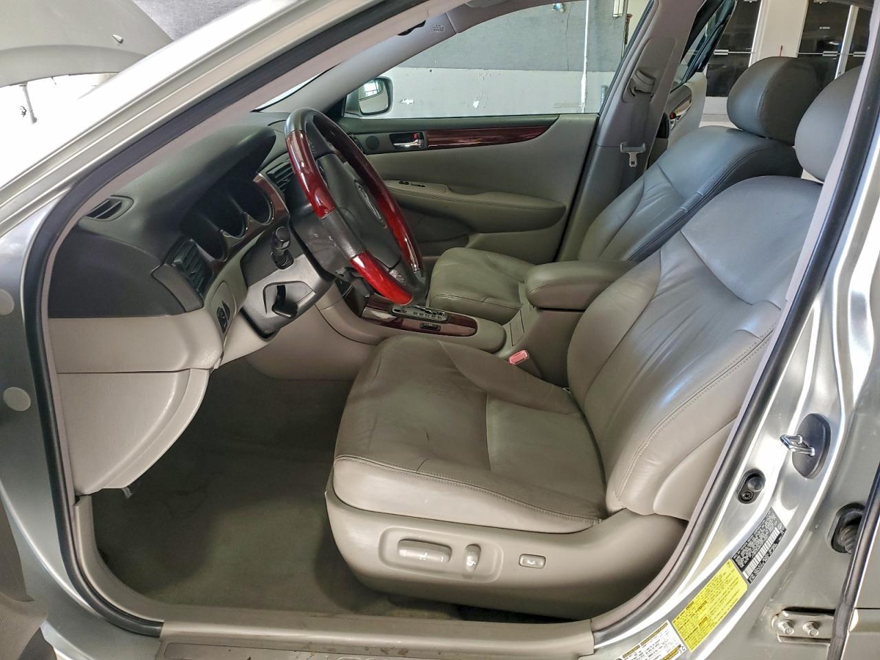 2004 LEXUS ES 330